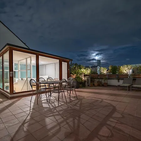 10' Navigli, Penthouse With Panoramic View דירה מילאנו