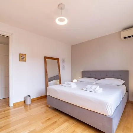 Appartamento 10' Navigli, Penthouse With Panoramic View