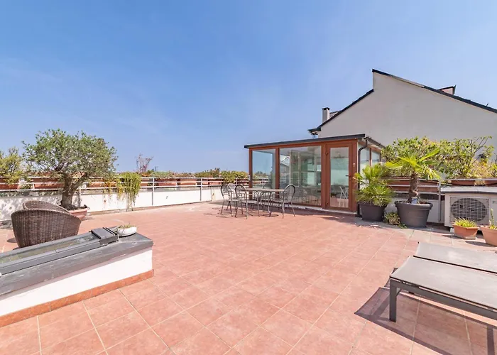 10' Navigli, Penthouse With Panoramic View Apartment