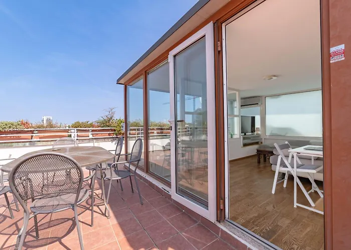 10' Navigli, Penthouse With Panoramic View *